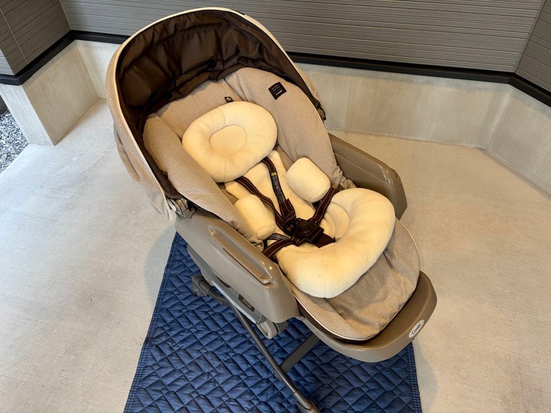 【美品】Combi コンビ ホワイトレーベル ネムリラ AT BEDi