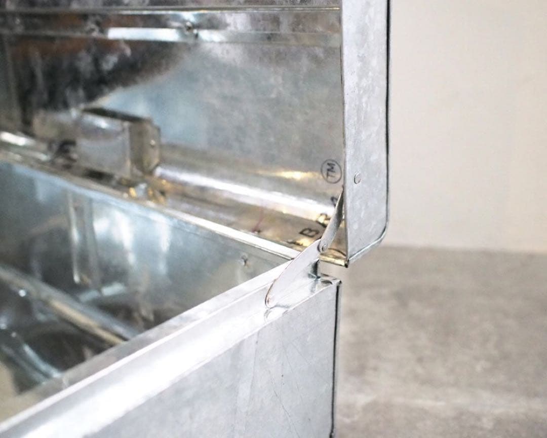 PUEBCO(プエブコ)のスチールトランクの11L/22Lの2個セット