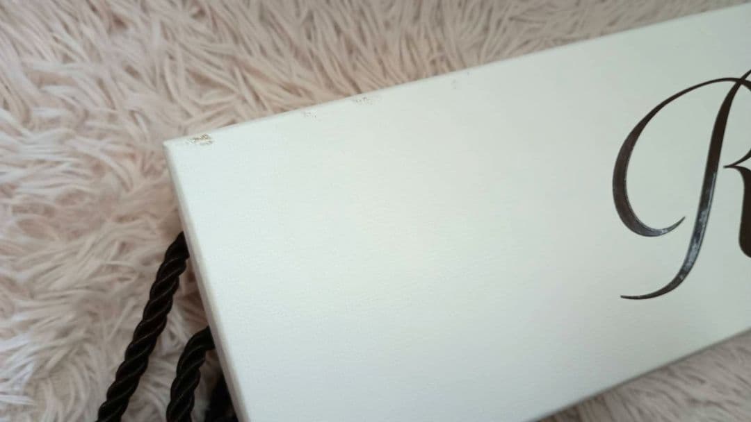 【新品未使用】リファ　ストレートアイロンプロ　ホワイト　最新版　25年製