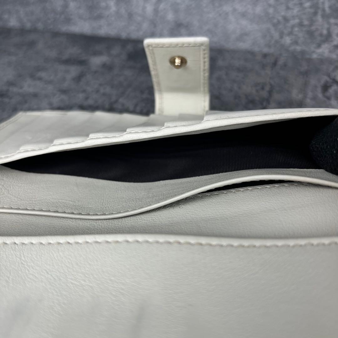 GUCCI ラブリーハート GG レザー 長財布 アイボリー W ホック