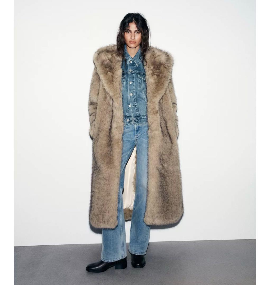 ネ*ん様 タグ付き新品★ZARAのフェイクファーフード付きコート★M-L★ライト