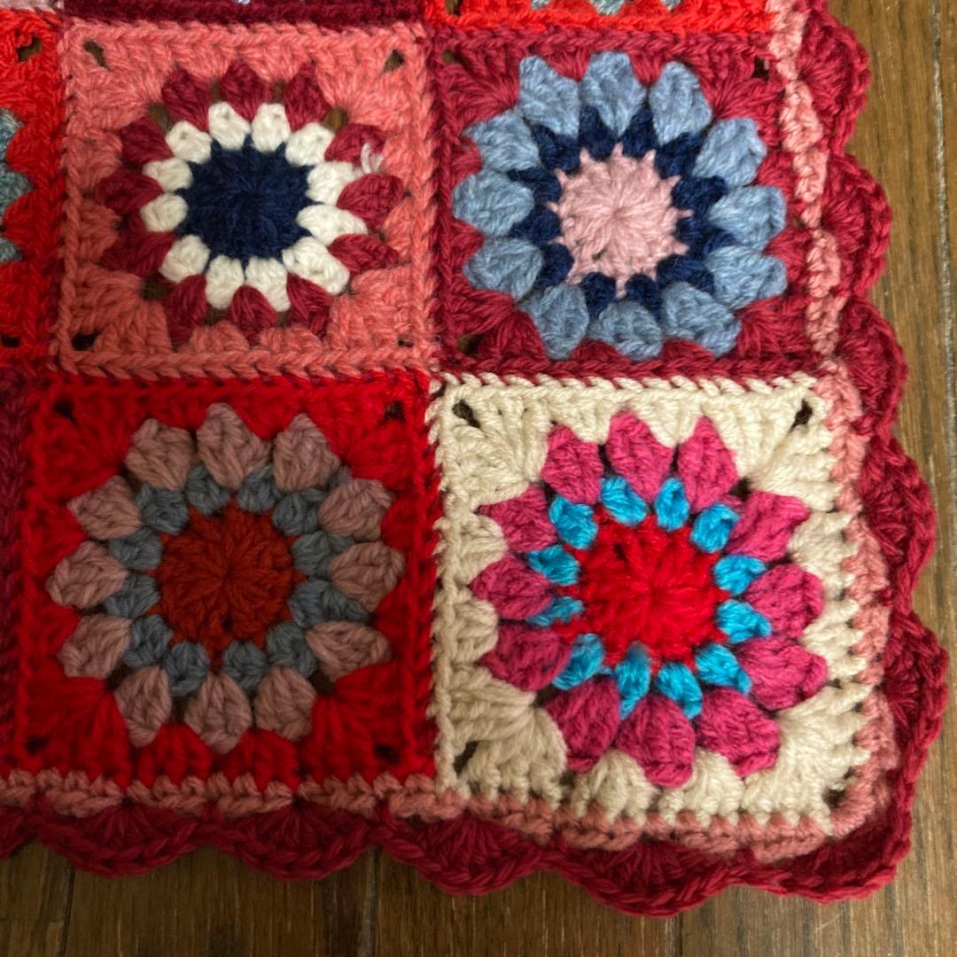 ハンドメイド♡モチーフ編みグラニースクエア編みのブランケット♡マルチカバー