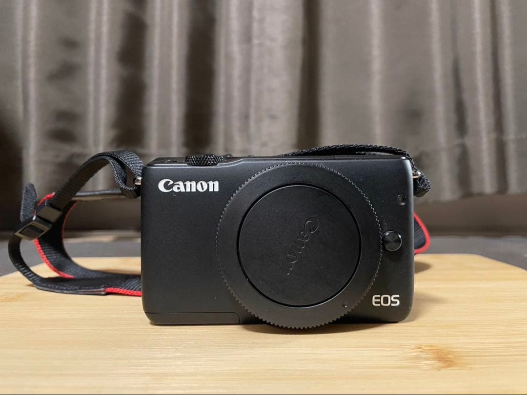 Canon EOS M10 デジタルミラーレス一眼レフカメラ＆単焦点広角レンズ