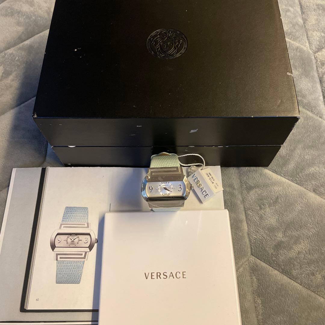 【新品】VERSACE ホワイトレザー アナログ時計