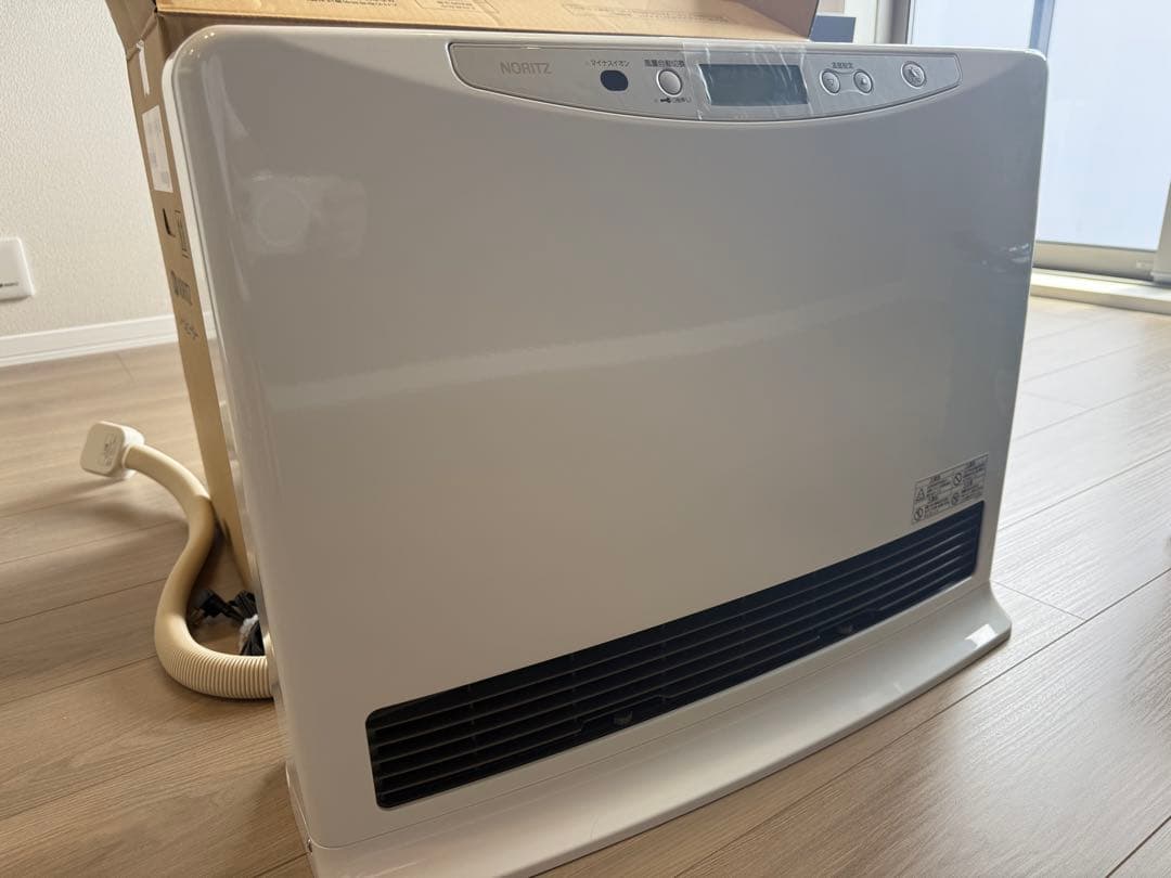 【2025年式/新品】温水ルームヒーター RH-5604RNA-WH-BL