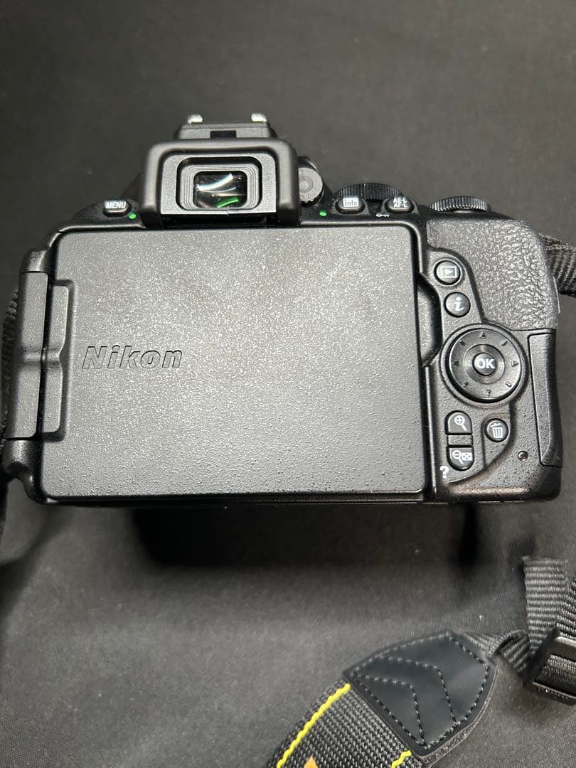 Nikon D5600 18-55mmレンズ＆70-300mmレンズセット