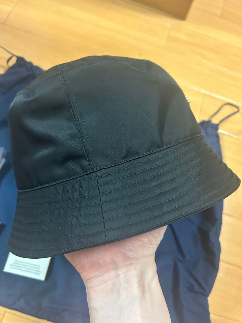 ホワイト　PRADA プラダ ナイロン バケットハット XL ブラック