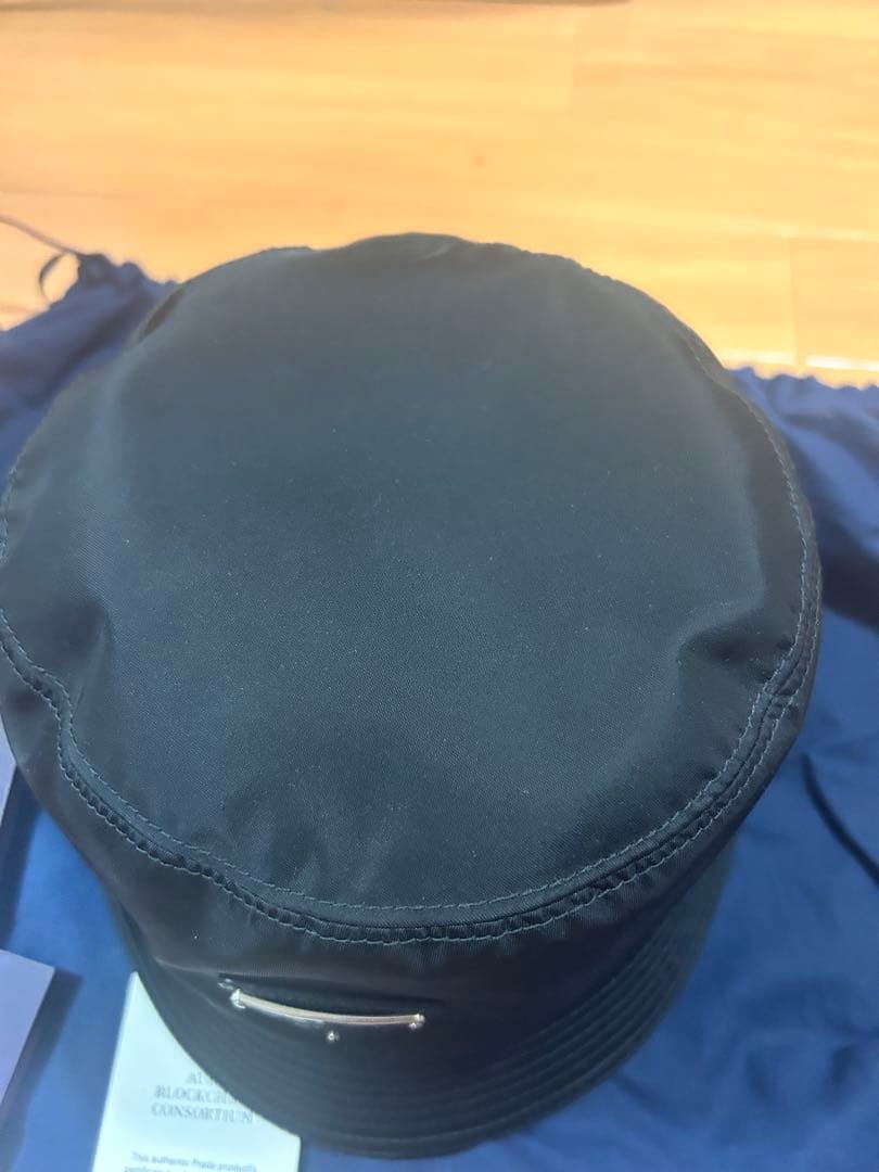 ホワイト　PRADA プラダ ナイロン バケットハット XL ブラック