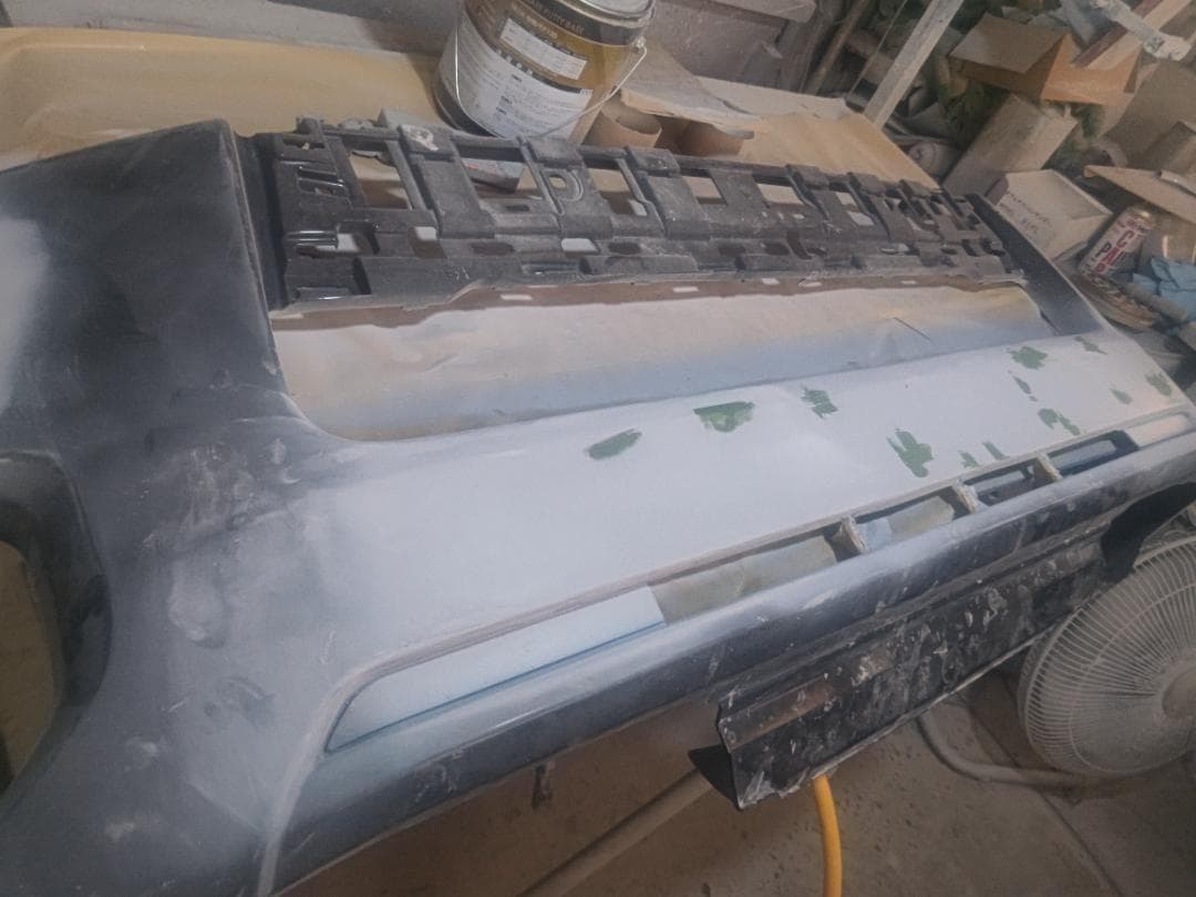 ハイエース２００系　純正Fスムージングバンパー　ナロー070等塗装仕上げ。