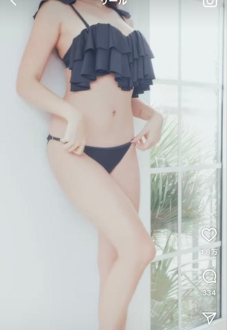 渡辺加和ちゃんブランドalibula 黒フリル水着