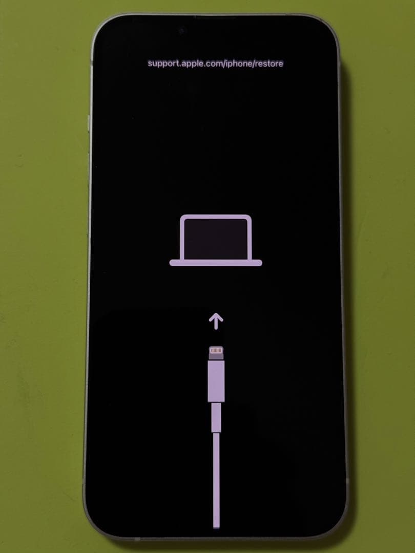 Apple iPhone 14 ホワイト 本体 美品 割れ無し