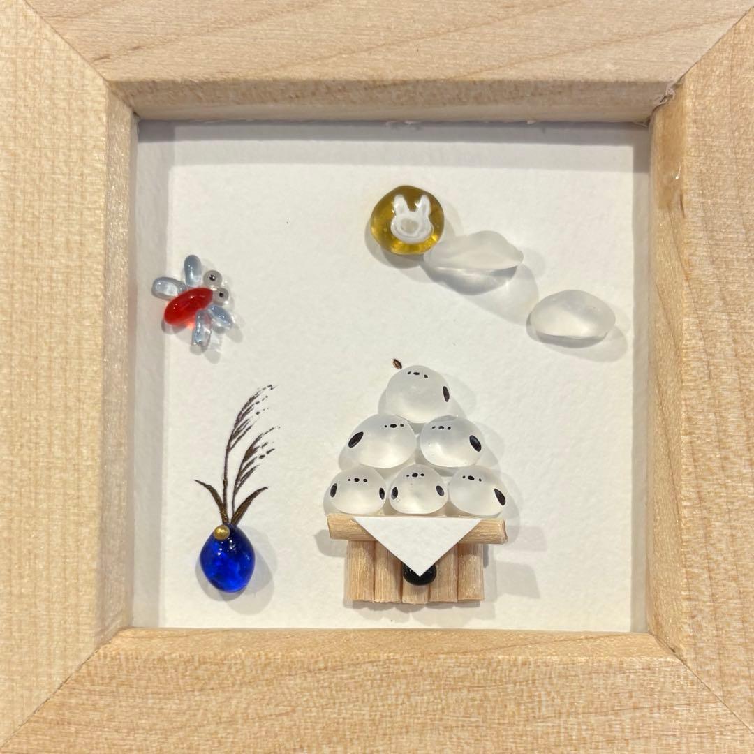 シマエナガ　藤の花の下で　。シーグラスアート