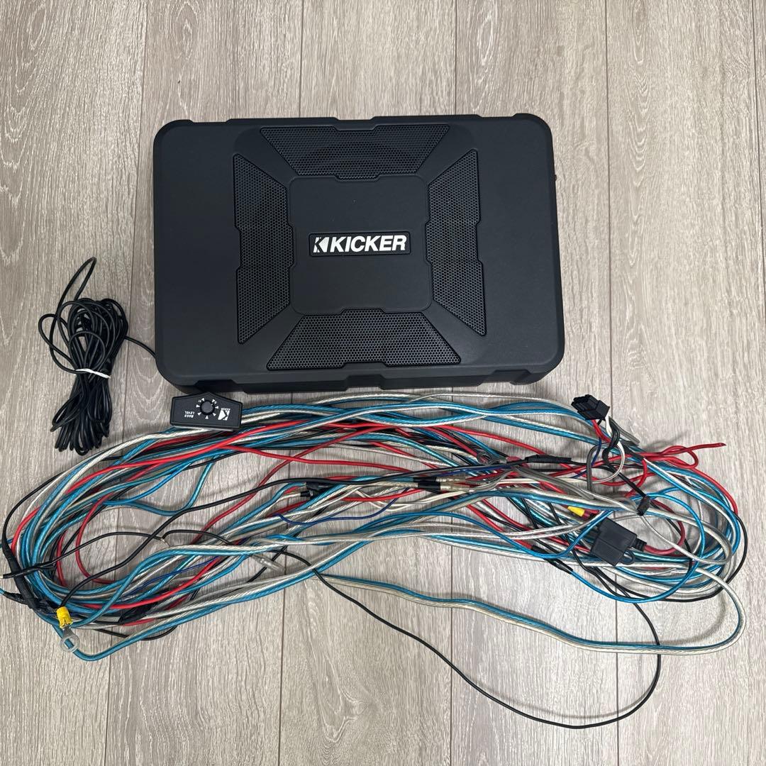 キッカー KICKER HIDEAWAYコンパクトパワードウーハー HS8