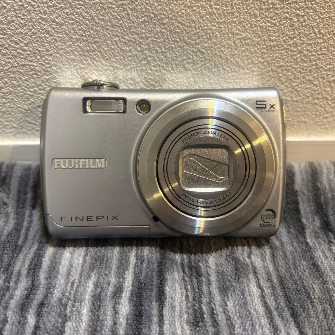 【極美品】Fujifilm FinePix F100fd コンデジ