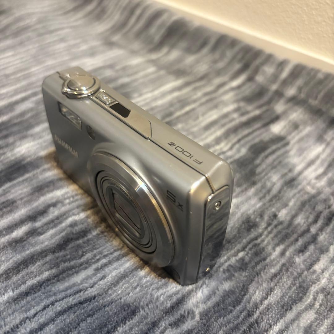 【極美品】Fujifilm FinePix F100fd コンデジ