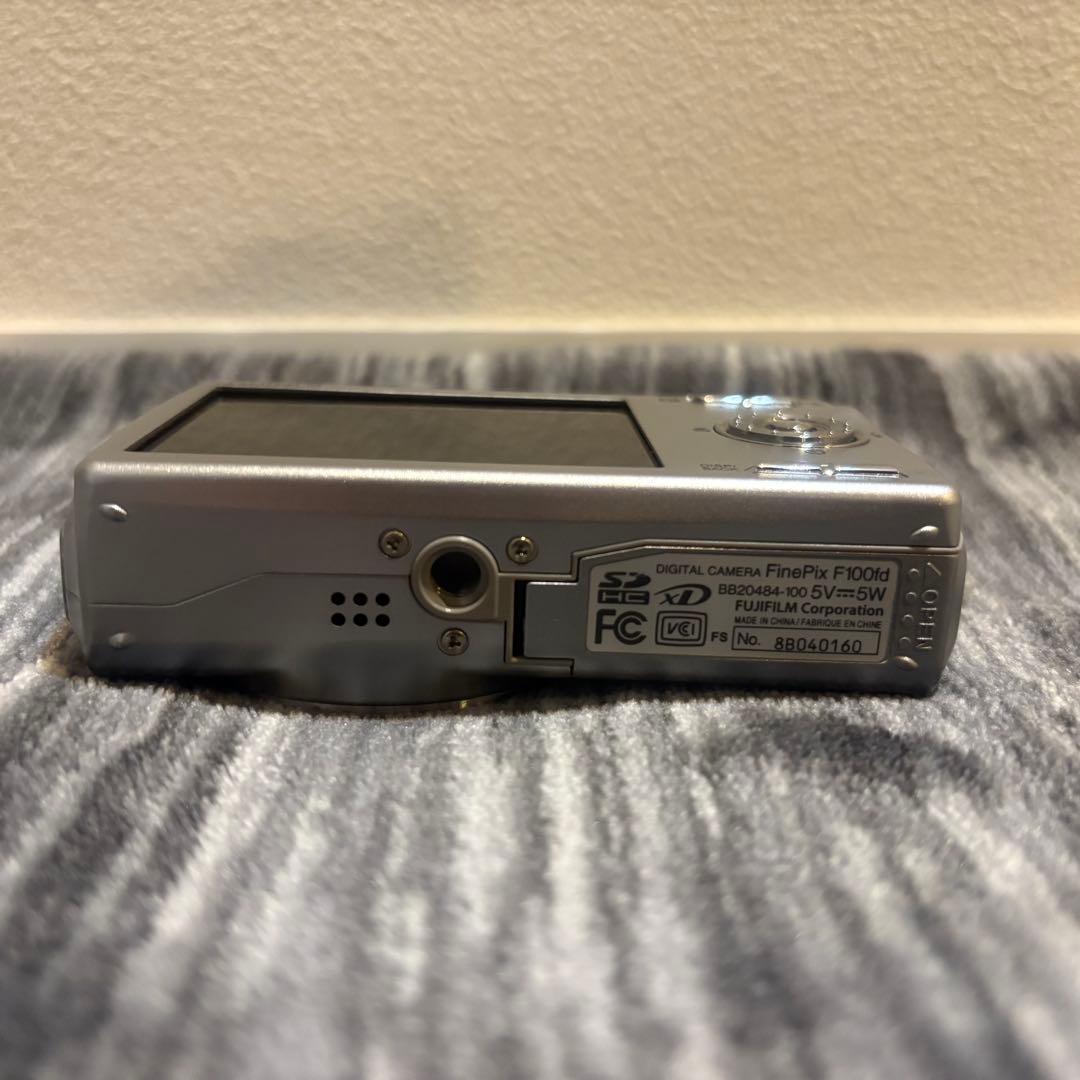 【極美品】Fujifilm FinePix F100fd コンデジ