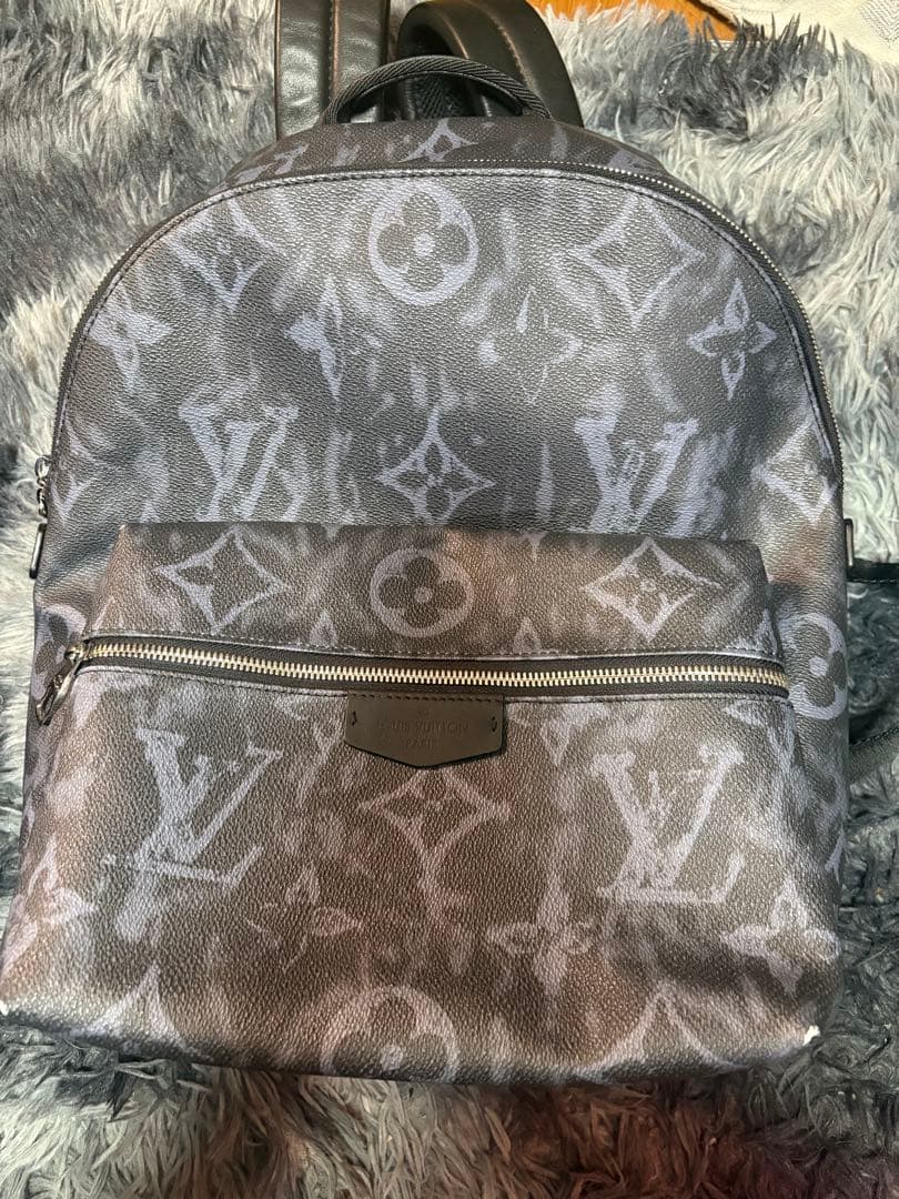 Louis Vuitton グレー リュック