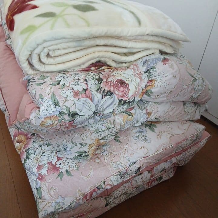 羽根布団　敷き、掛け　毛布　三点セット