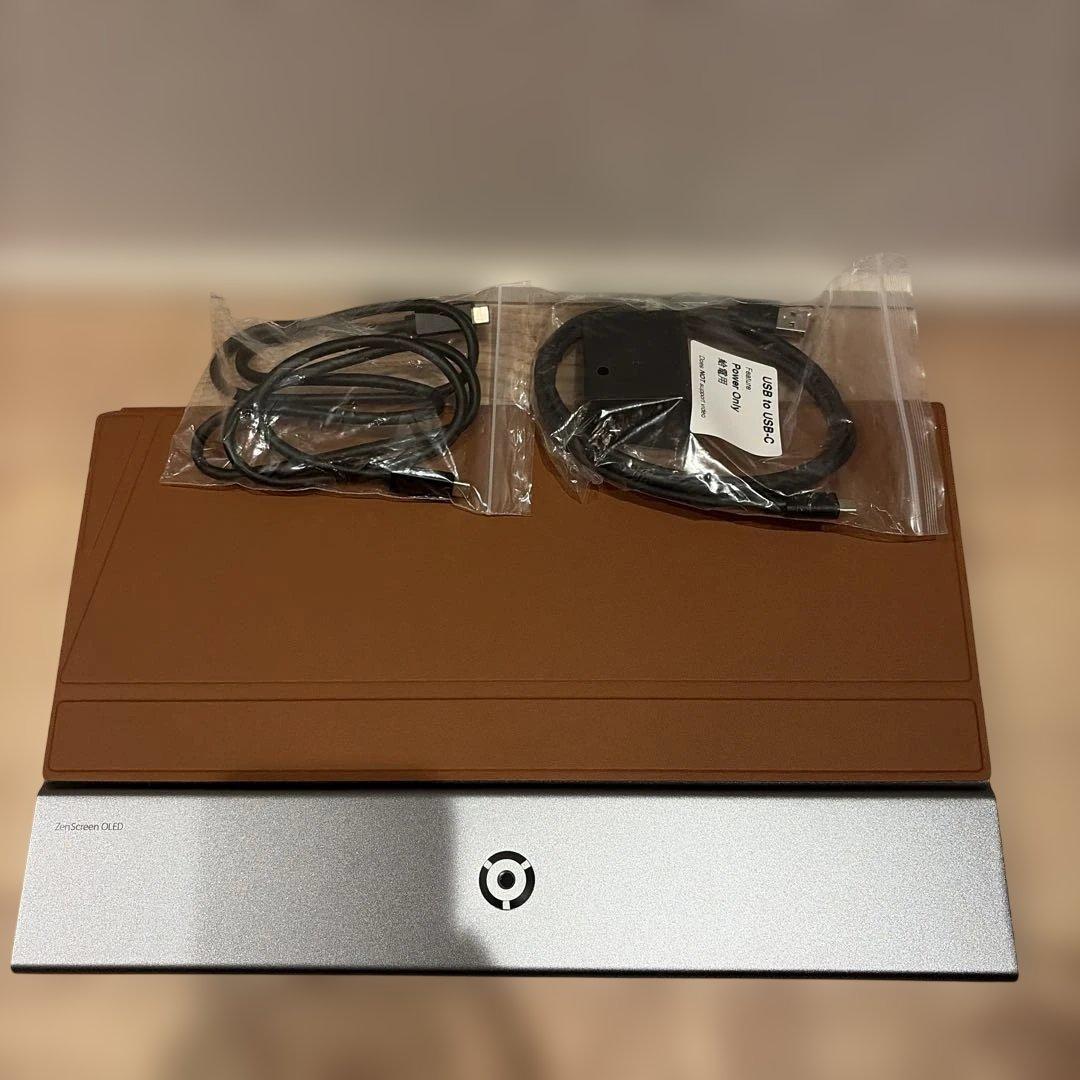 ASUS ZenScreen OLED MQ16AH 本体　有機EL