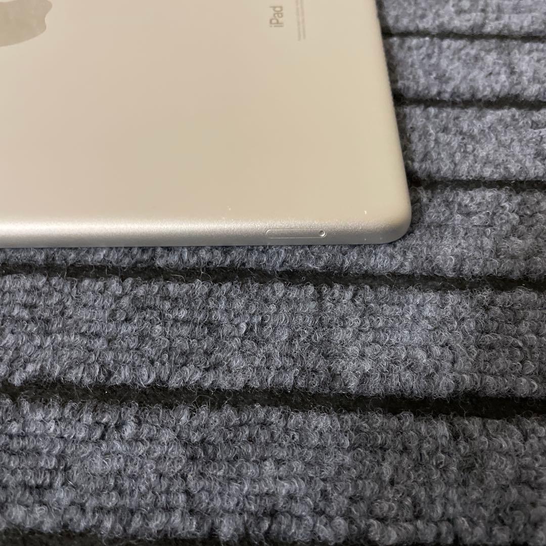 107 iPad 8世代 32GB SIMフリー シルバー