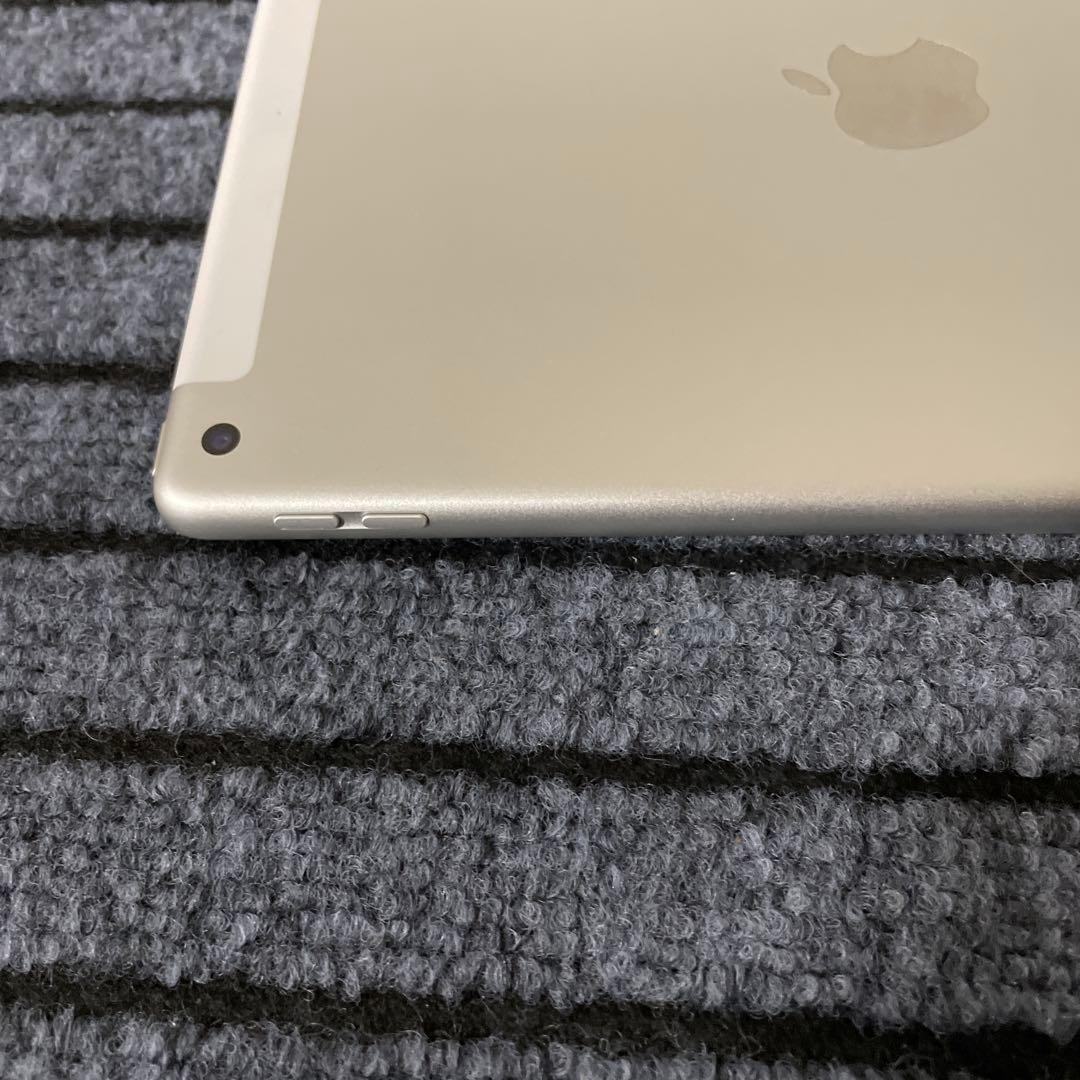 107 iPad 8世代 32GB SIMフリー シルバー