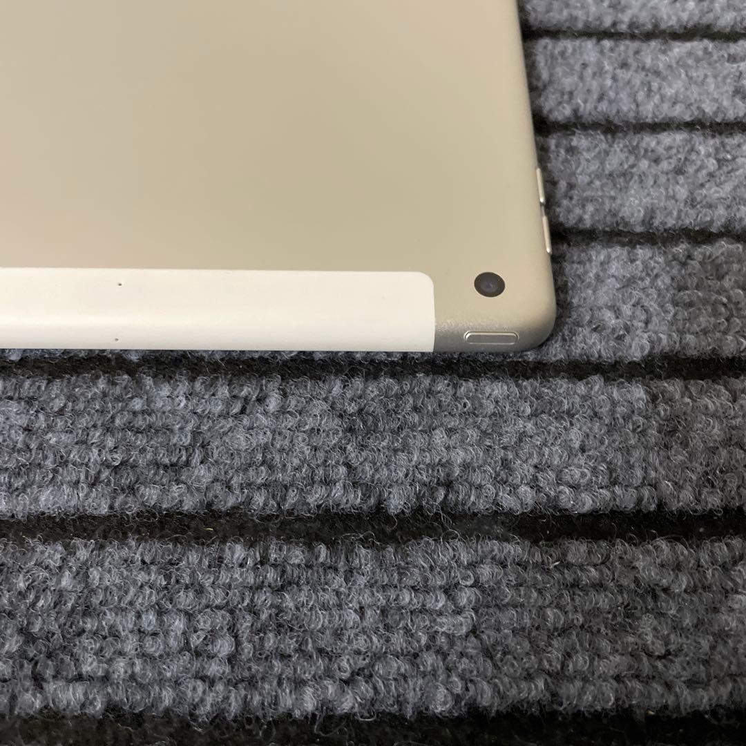 107 iPad 8世代 32GB SIMフリー シルバー
