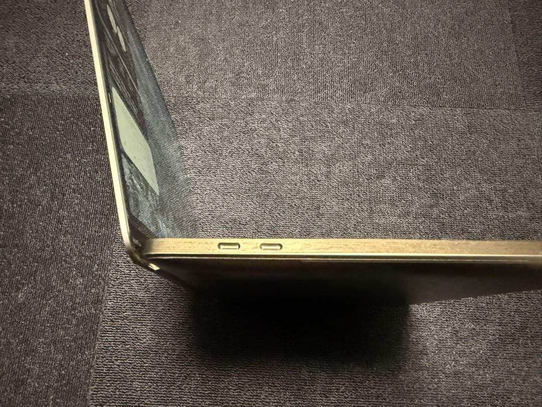 MacBook Pro 13.3インチ M1 8GB 箱・純正充電器付