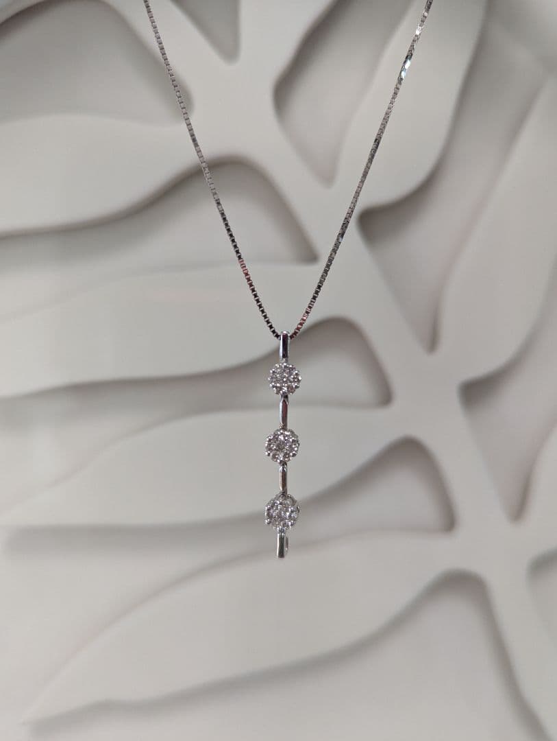 ダイヤモンドネックレス◇K18WG◇0.5◇トリロジー