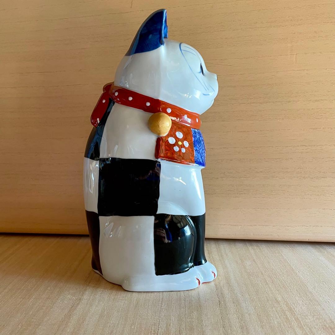 【未使用】赤絵市松猫　招き猫　瀬戸焼　左　まねきねこ　置物　縁起物