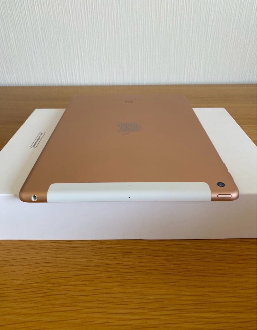 新品同様　iPad 第7世代　128GB ゴールド iPad 本体　付属品未使用