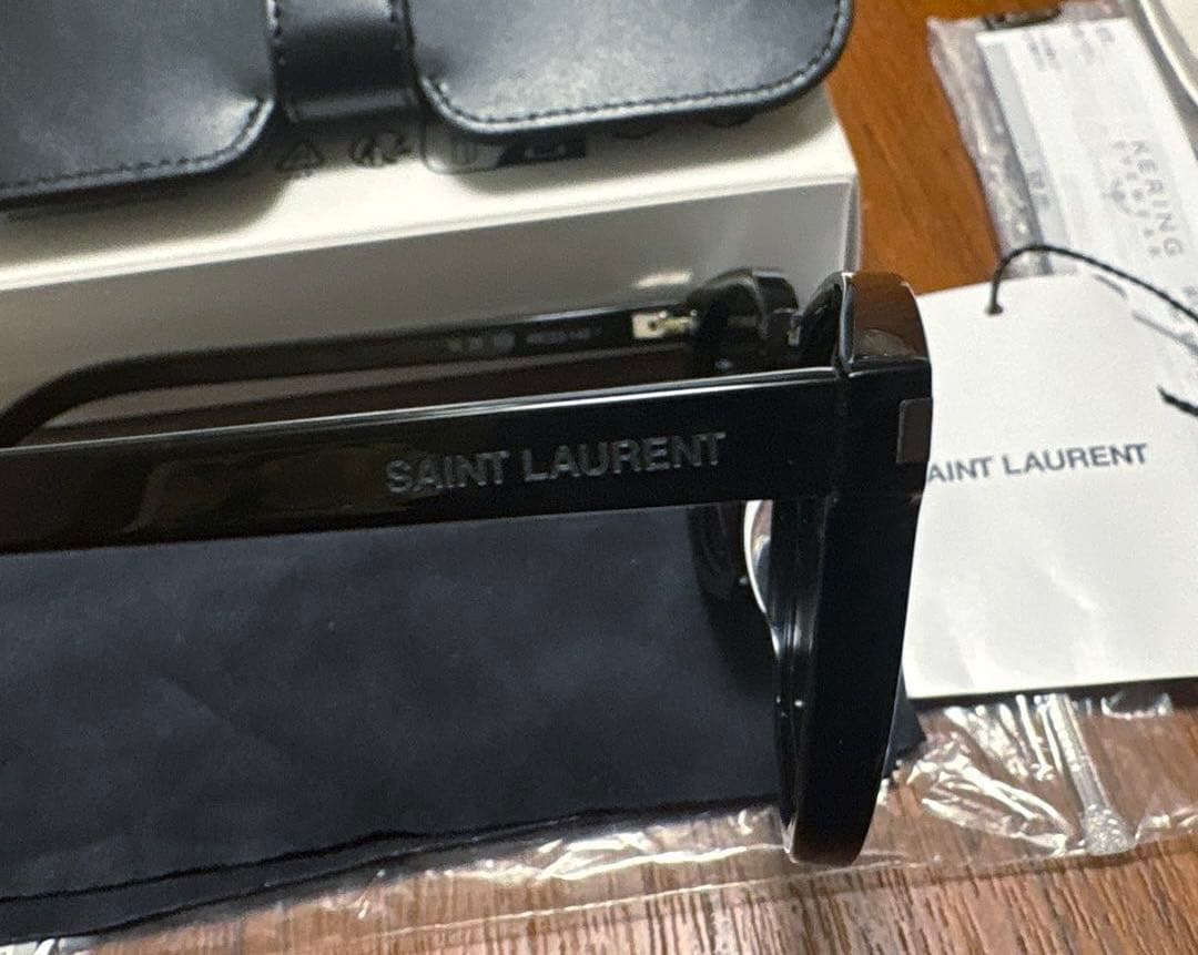 SAINT LAURENT サンローランサングラス　ブラックSL 28-002