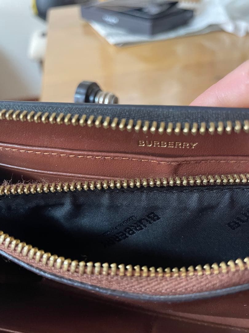 Burberry ストライプ柄 長財布