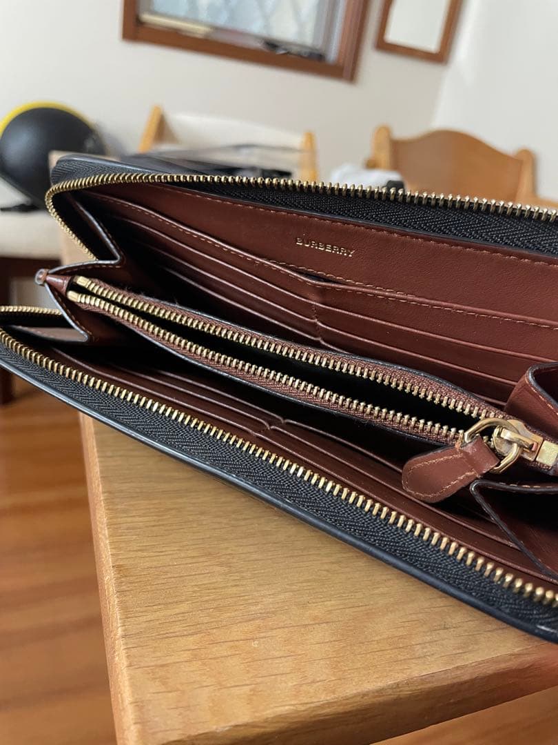 Burberry ストライプ柄 長財布