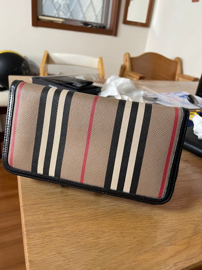 Burberry ストライプ柄 長財布