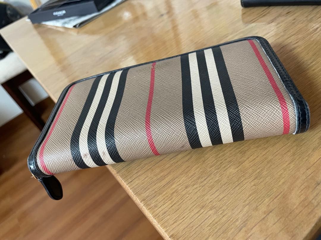 Burberry ストライプ柄 長財布