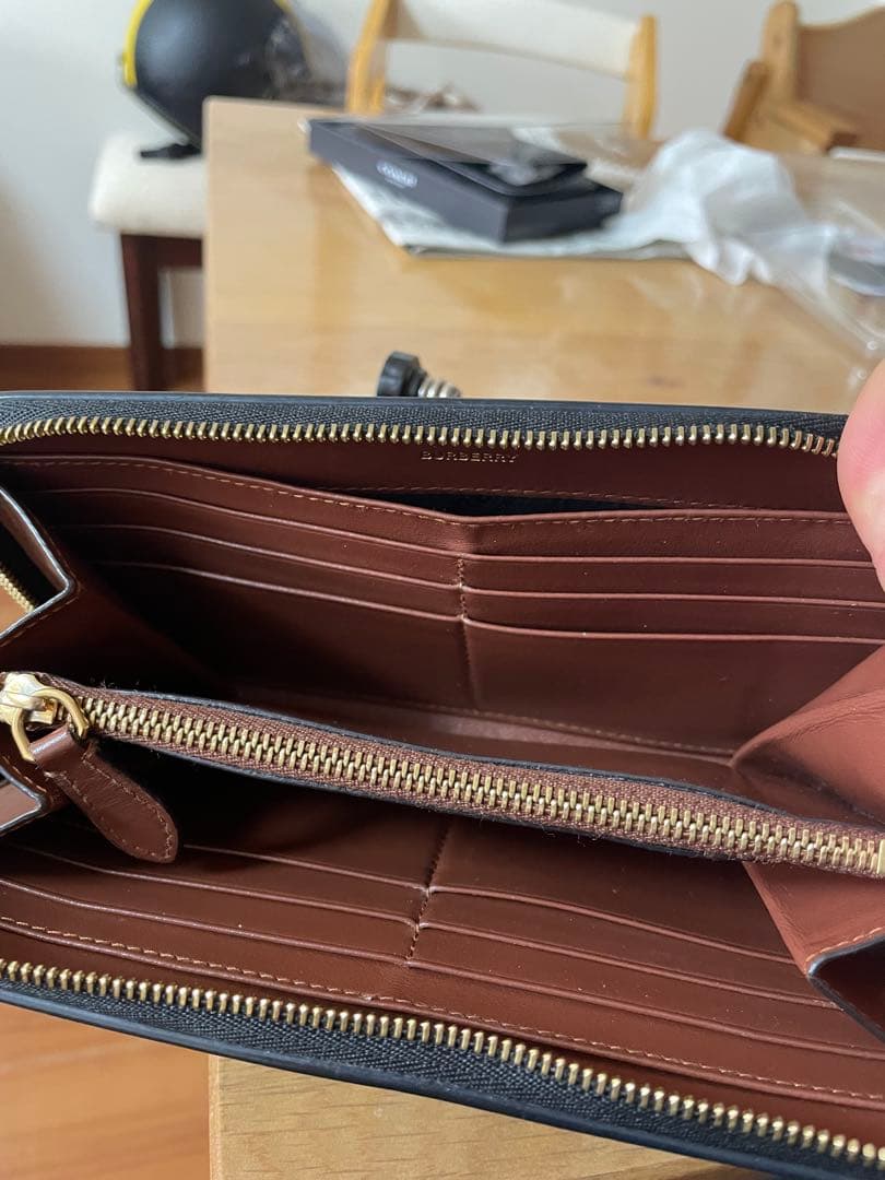 Burberry ストライプ柄 長財布