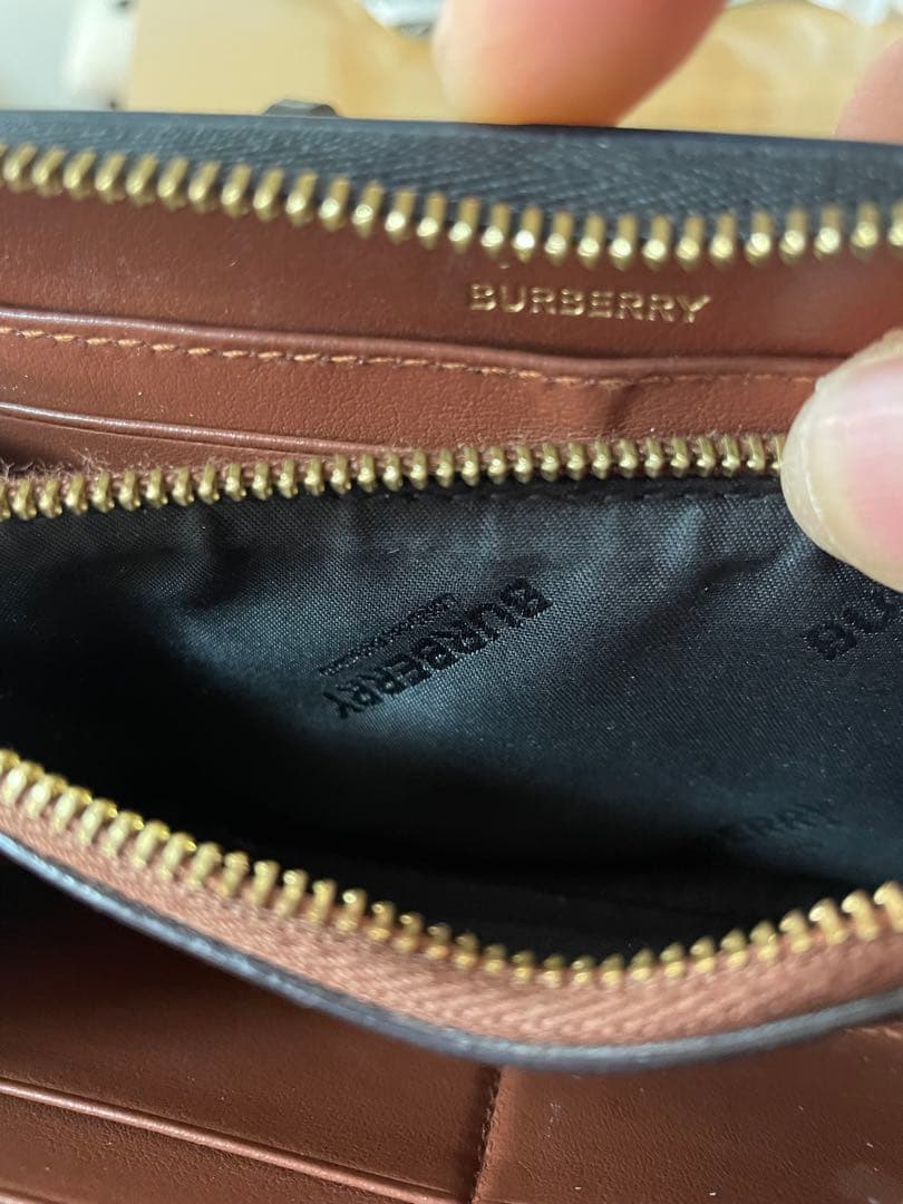 Burberry ストライプ柄 長財布