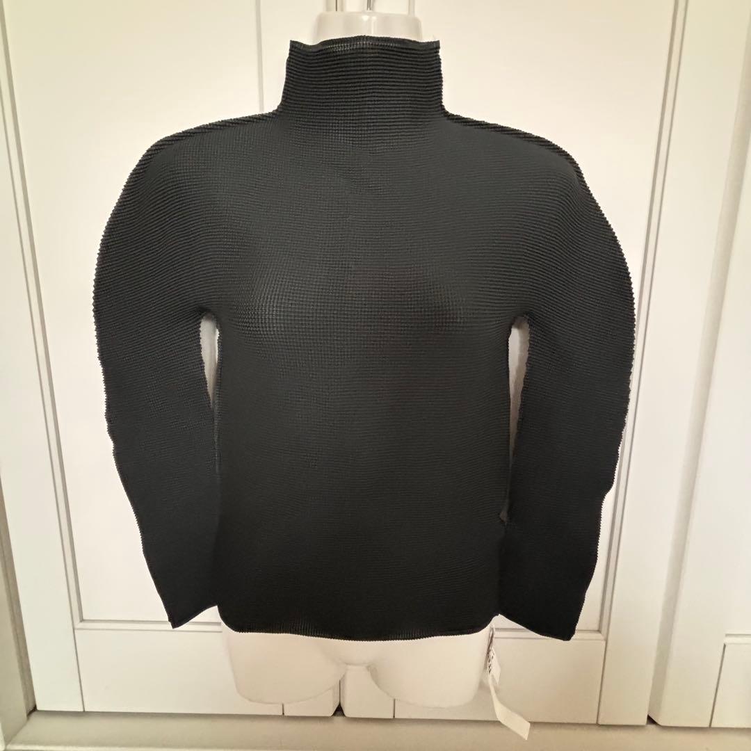 ＊タグ付き新品＊me by issey miyake 長袖カットソー 黒