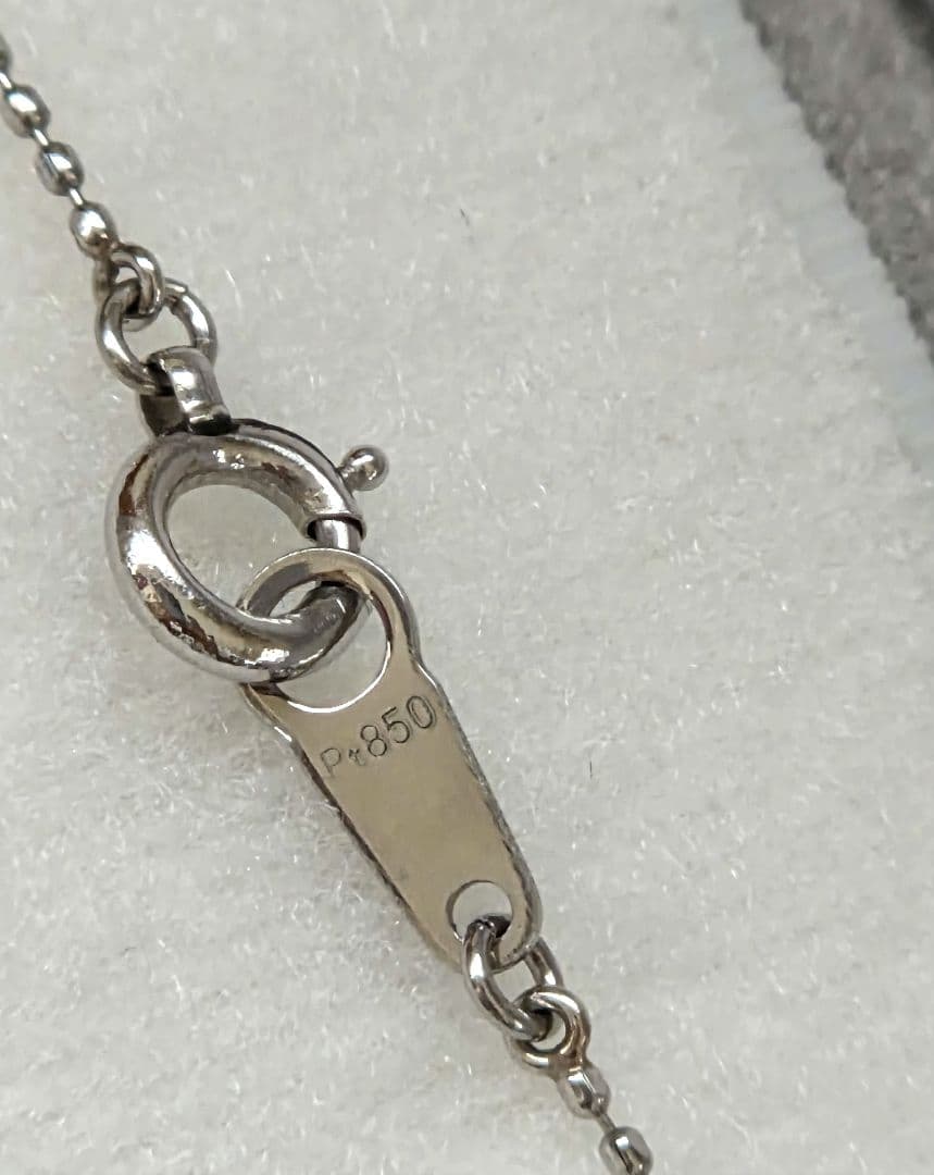 ムーンストーン　プラチナネックレス