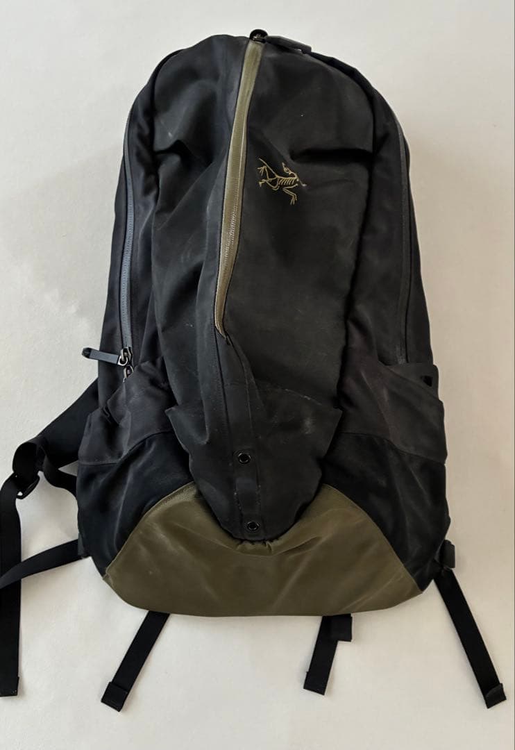 ARC'TERYX　アークテリクスArro22 アロー22 ブラック/オリーブ
