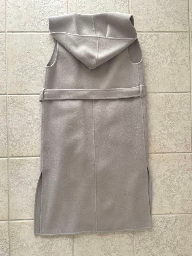 M-premierBLACK フード付きジレ