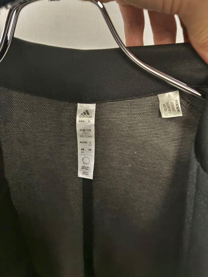 スリーストライプス テーラードジャケット＆アンクルパンツ セットアップ