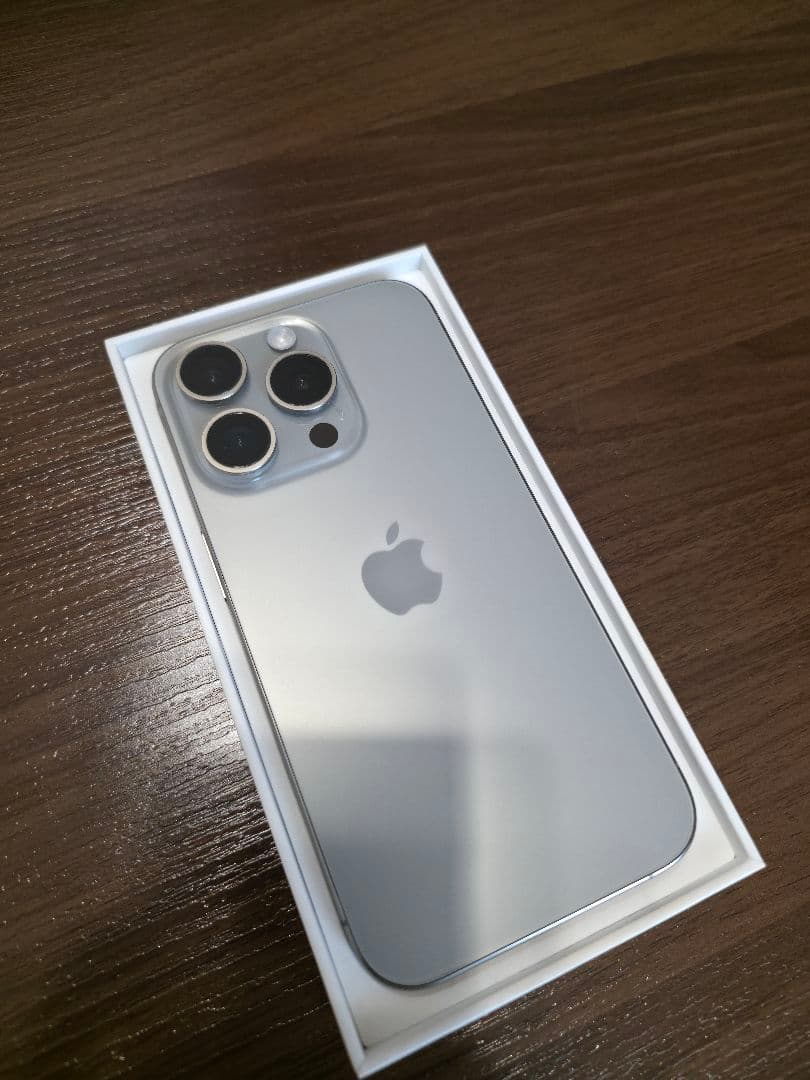 【美品】Apple iPhone 15 Pro 256GB ナチュラルチタニウム
