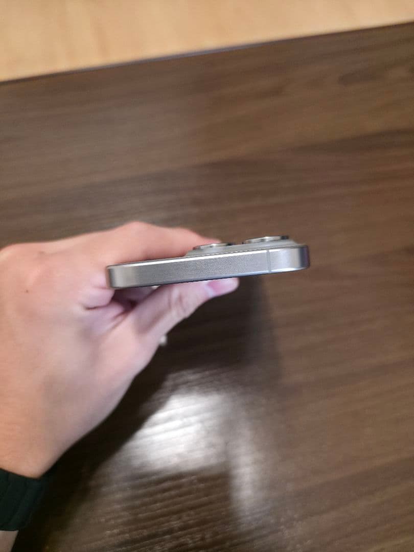 【美品】Apple iPhone 15 Pro 256GB ナチュラルチタニウム