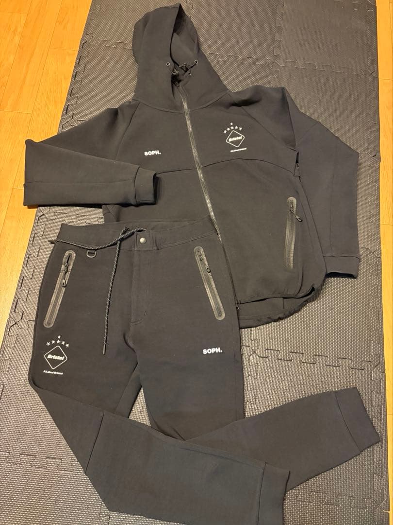極美品　Sサイズ　FCRB 23 TECH SWEAT セットアップ