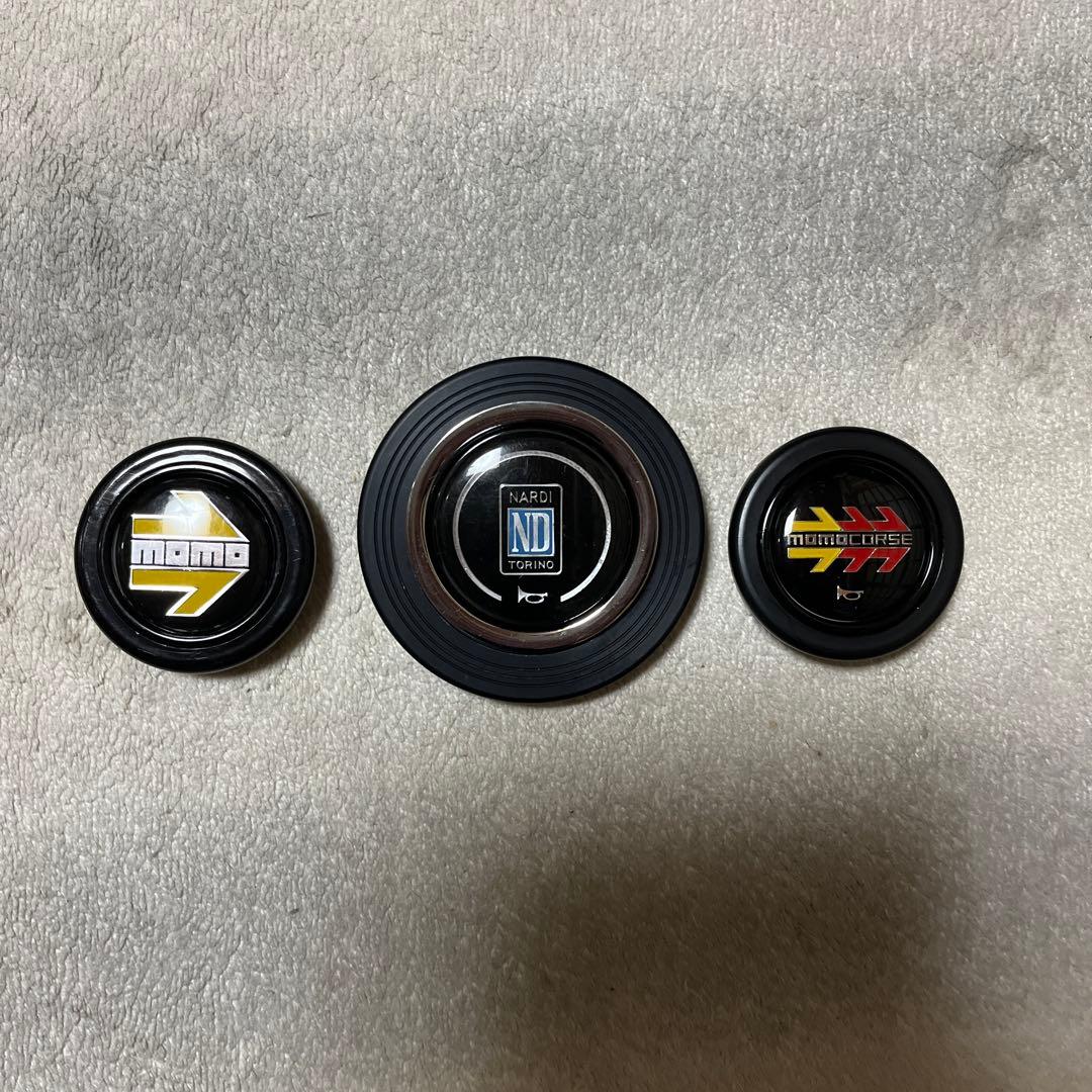 ホーンボタンMOMO２個ナルディ１個