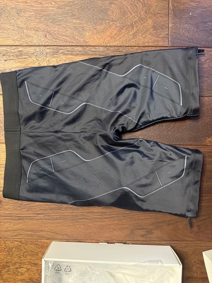 SIXPAD シックスパッド コアベルト・Hip&Leg 2点セット　Ｍサイズ