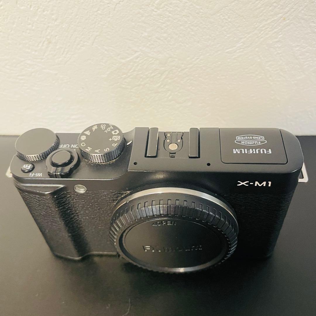 FUJIFILM X-M1 Body Black Set 充電器& ケーブル付き