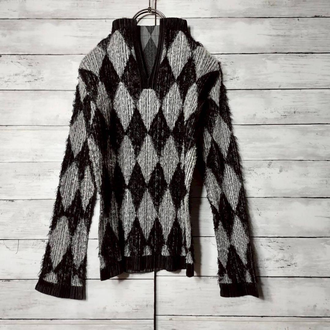 プリーツプリーズ イッセイミヤケ Vネック ダイヤモンド柄 シャギーカットソー