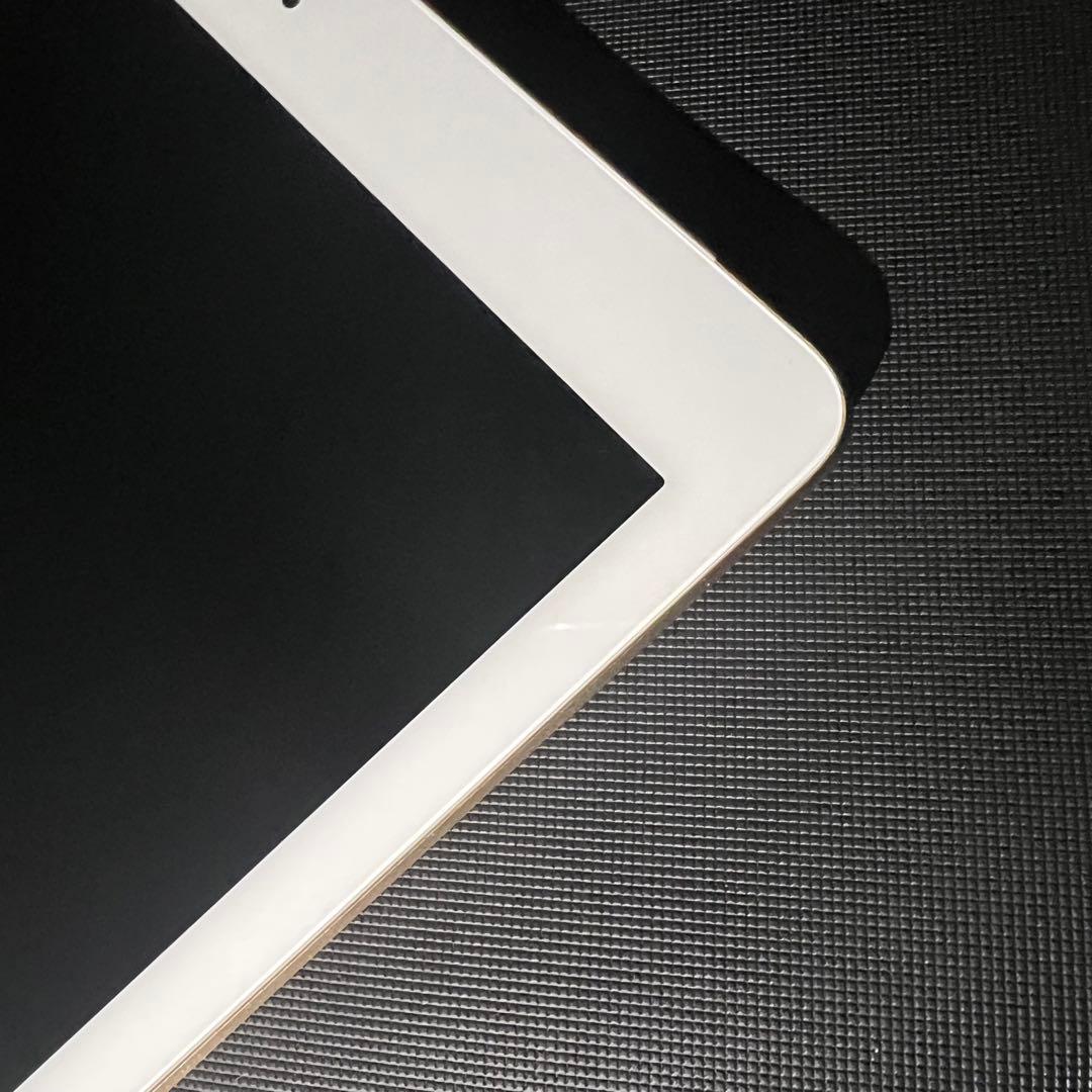 【美品】iPad 第5世代 128GB Wifi+Cellular版 ゴールド